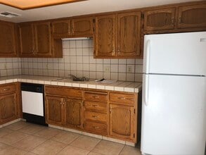 408 W Felspar Ave, Unit A in Ridgecrest, CA - Building Photo - Building Photo
