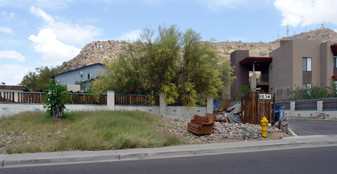 1634 Shangri La Rd in Phoenix, AZ - Building Photo - Building Photo