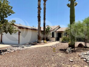 6850 N De Chelly Loop in Tucson, AZ - Building Photo - Building Photo