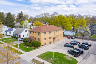 Highland Apartments in East Lansing, MI - Building Photo - Building Photo