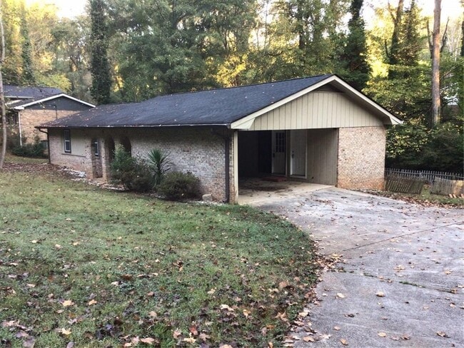 5826 Simone Dr in Stone Mountain, GA - Building Photo - Building Photo