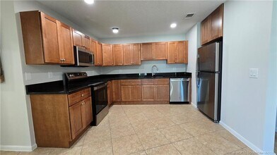 1985 NE Collins Cir in Jensen Beach, FL - Building Photo - Building Photo