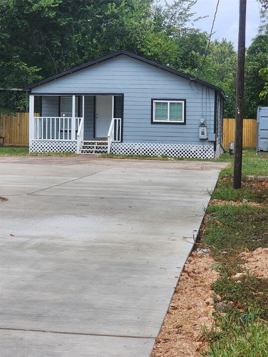 4909 1/2 Hoffman St in Houston, TX - Building Photo