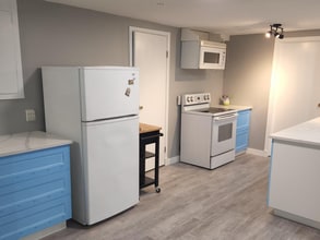 240 Woodpark Pl SW in Calgary, AB - Building Photo - Building Photo
