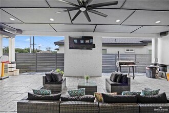 18 E Mayhem Dr in Edinburg, TX - Building Photo - Building Photo