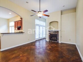 2406 Lake Garden Dr in Memphis, TN - Building Photo - Building Photo