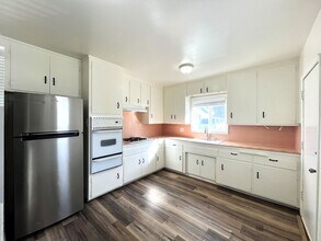 118 W 3rd St in San Dimas, CA - Building Photo - Building Photo