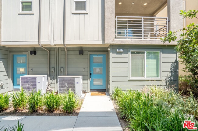 5257 Bainbridge Pl in Los Angeles, CA - Building Photo - Building Photo