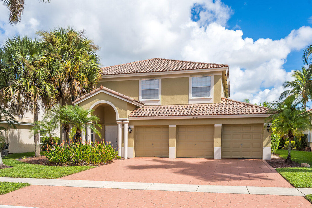 19681 Black Olive Ln in Boca Raton, FL - Foto de edificio