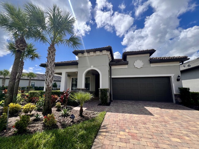 property at 9799 Everglades Dr