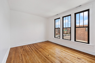 3601 N Sacramento Ave in Chicago, IL - Foto de edificio - Building Photo