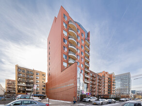 Shirokia Tower in Flushing, NY - Building Photo - Primary Photo