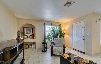 6932 Kilgore Dr, Unit A in Las Vegas, NV - Building Photo - Building Photo