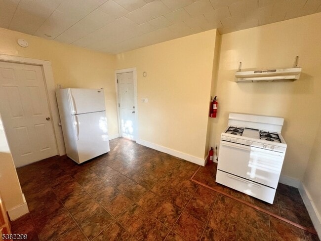 638 Paulison Ave in Clifton, NJ - Building Photo - Building Photo