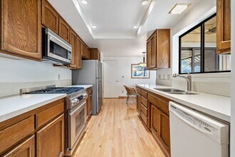7048 Overlook Dr in Santa Rosa, CA - Building Photo - Building Photo