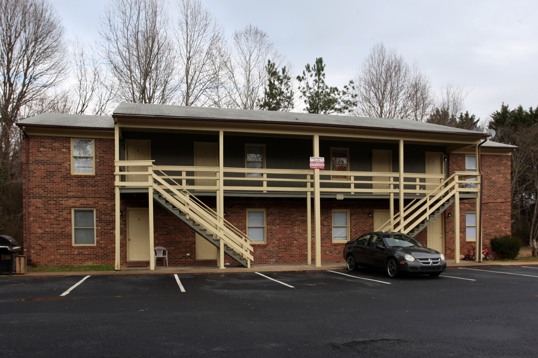 Lakeview Apartments in Asheboro, NC - Foto de edificio