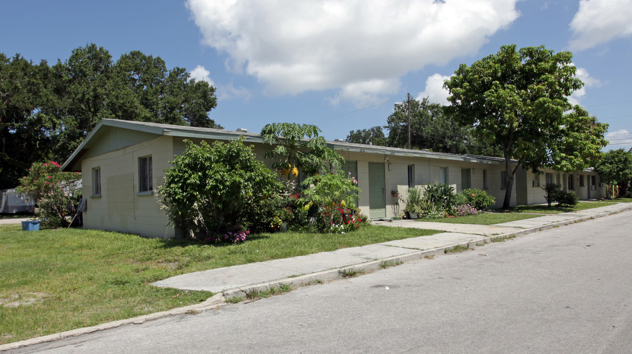 614 10th Ave E in Bradenton, FL - Foto de edificio