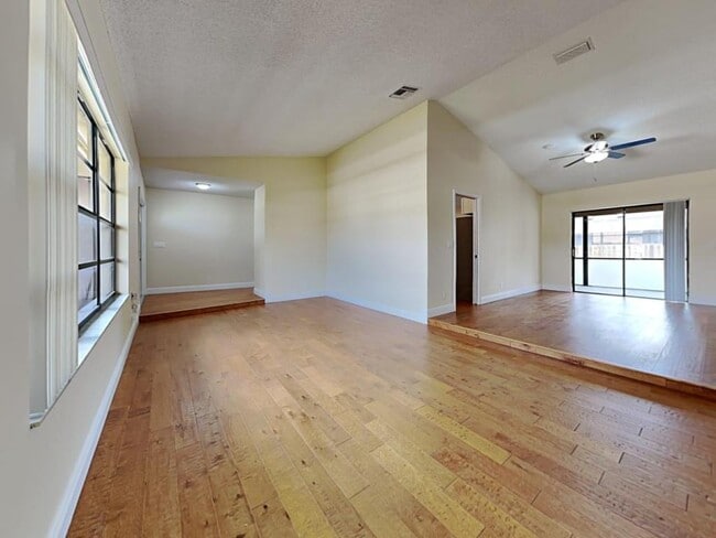 13598 Jonquil Pl in Wellington, FL - Building Photo - Building Photo