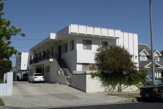 126 N Manhattan Pl in Los Angeles, CA - Building Photo - Building Photo