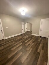 2112 Cathedral Ave, Unit 2 in Norwood, OH - Building Photo - Building Photo