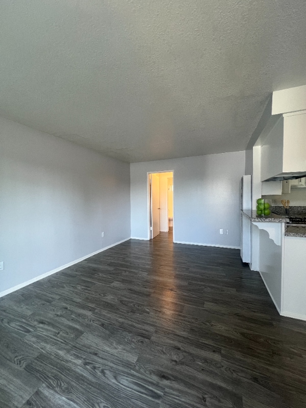 841 W La Habra Blvd in La Habra, CA - Foto de edificio - Building Photo