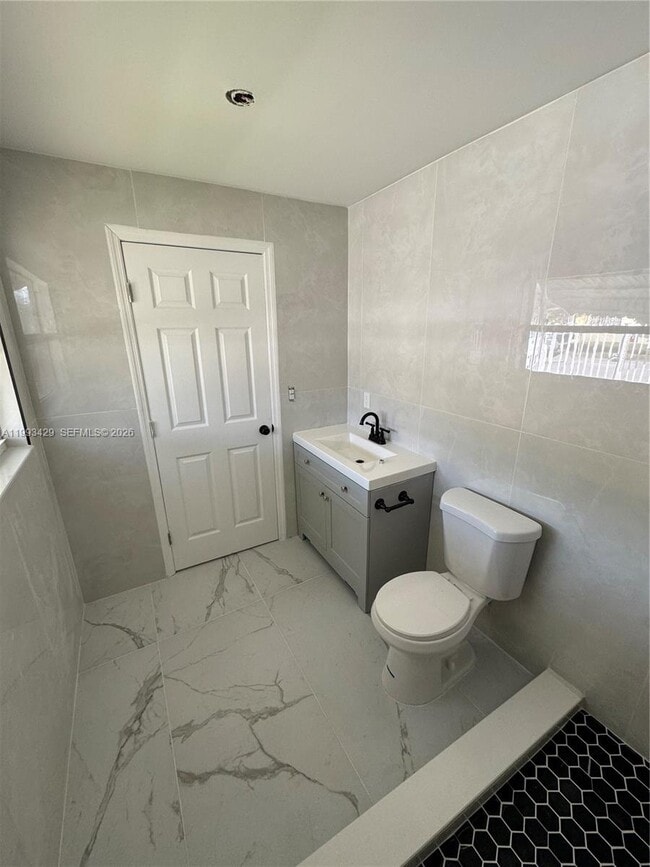 1858 NW 69th Terrace in Miami, FL - Building Photo - Building Photo