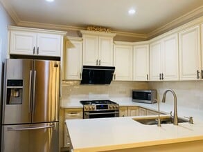5695 Sorrel Hills Ave in Chino Hills, CA - Foto de edificio - Building Photo