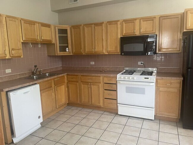 property at 902 N California Ave