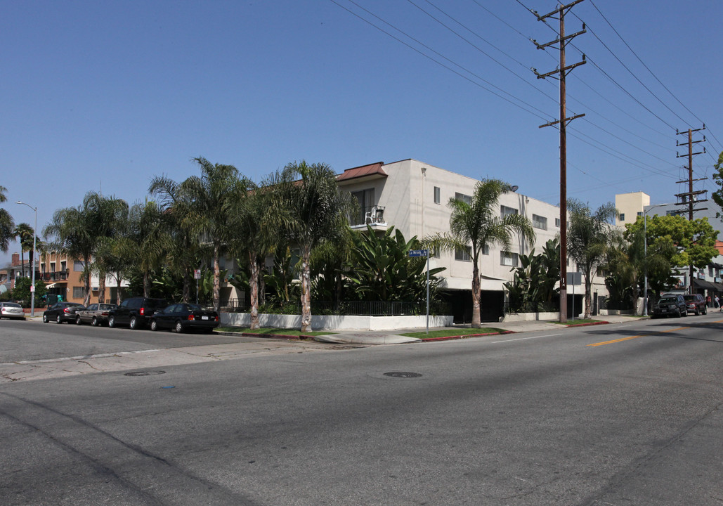 5703 La Mirada Ave in Hollywood, CA - Building Photo