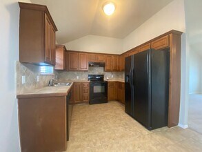 12033 NW 133rd Terrace in Piedmont, OK - Foto de edificio - Building Photo