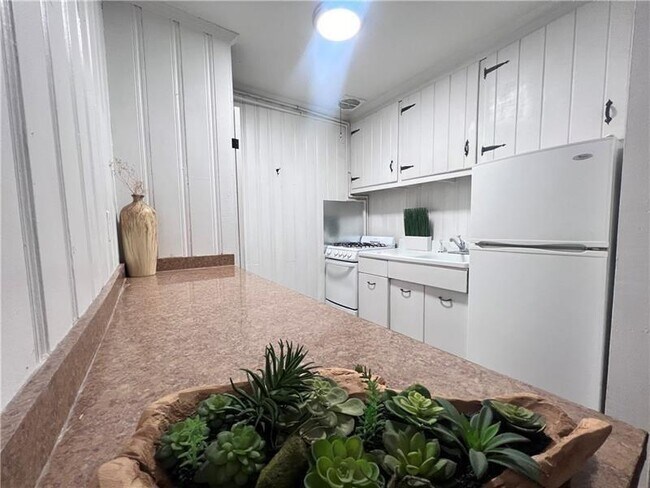 855 Charles Allen Dr NE in Atlanta, GA - Building Photo - Building Photo