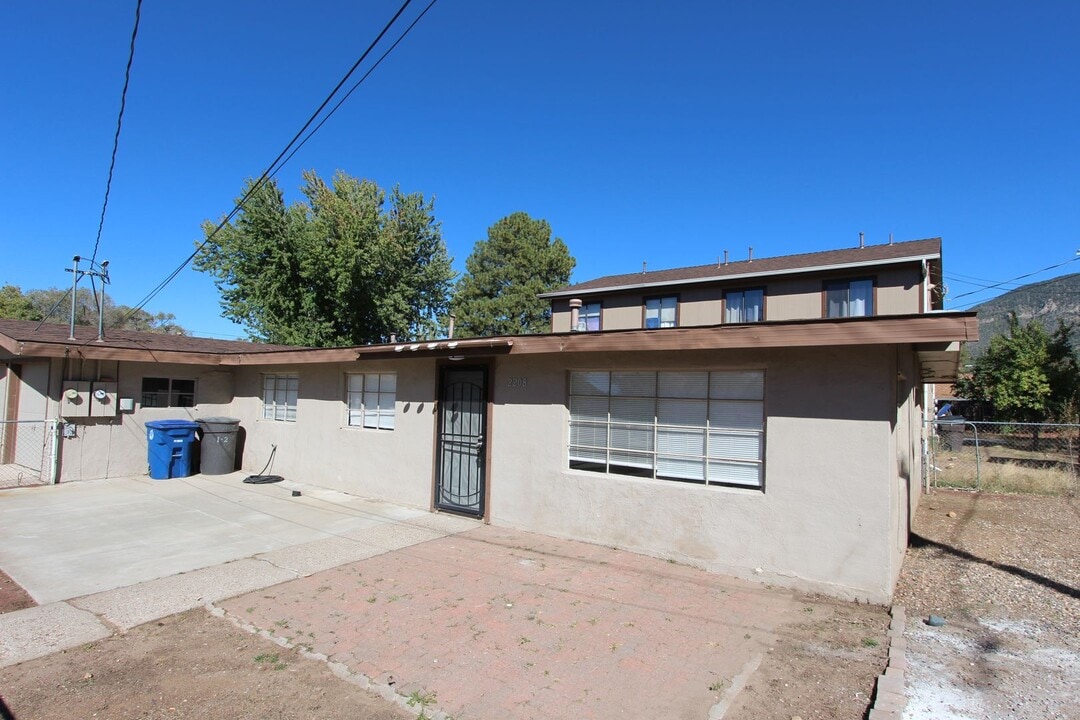 2208 E 3rd Ave in Flagstaff, AZ - Building Photo