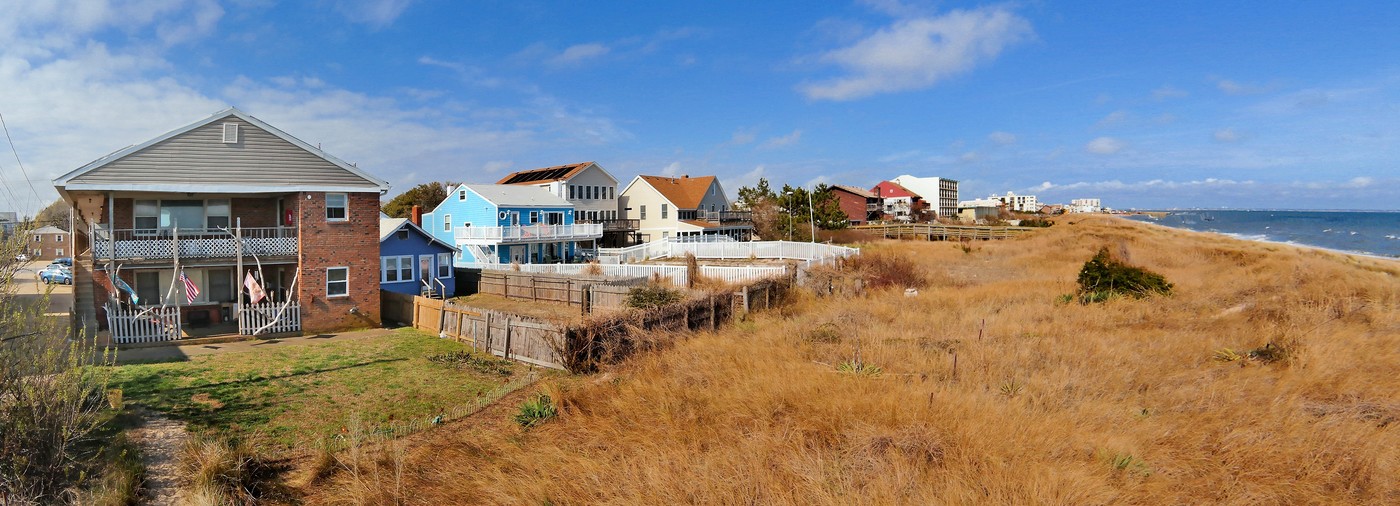 1424 E Ocean View Ave in Norfolk, VA - Building Photo