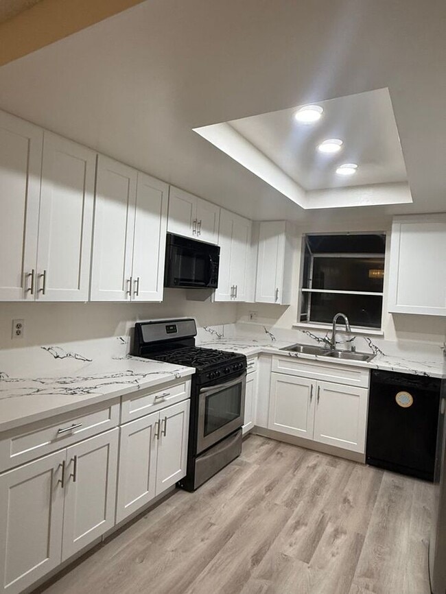 20327 Rue Crevier in Santa Clarita, CA - Building Photo - Building Photo