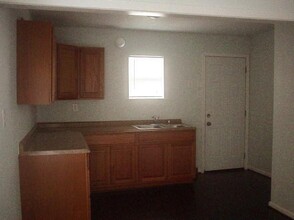 218 N Windomere Ave-Unit -Studio in Dallas, TX - Foto de edificio - Building Photo