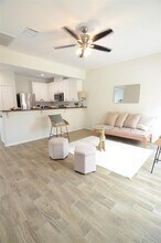 2201 Naomi St in Houston, TX - Building Photo - Building Photo