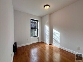 3BR 2BA Top Floor Bedstuy Townhouse Origin in Brooklyn, NY - Building Photo - Building Photo