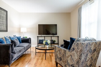 North East Apartment Community in Manchester, NH - Building Photo - Building Photo