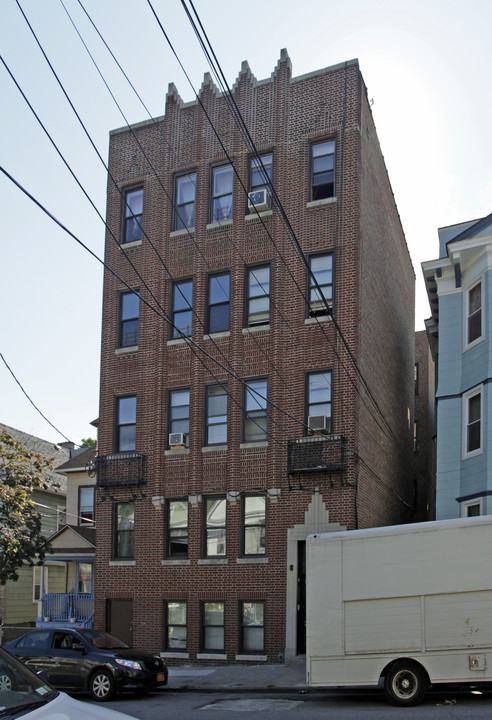 36 Bruce Ave in Yonkers, NY - Building Photo