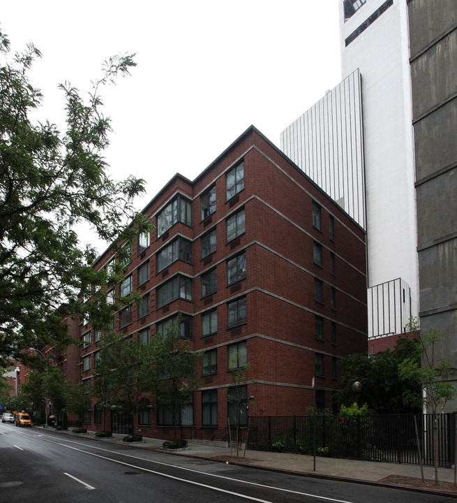 508-510 W 55th St in New York, NY - Building Photo