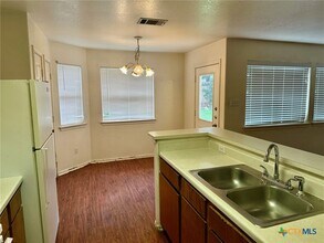 128 Cedargrove in San Marcos, TX - Building Photo - Building Photo
