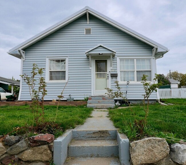 1217 X Ave in La Grande, OR - Building Photo - Building Photo