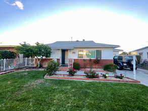 4521 Durfee Ave in Pico Rivera, CA - Building Photo - Building Photo