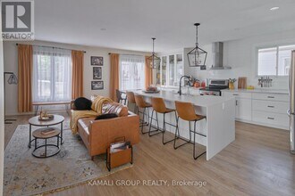 29 1/2 Grapeview Dr in St Catharines, ON - Building Photo - Building Photo
