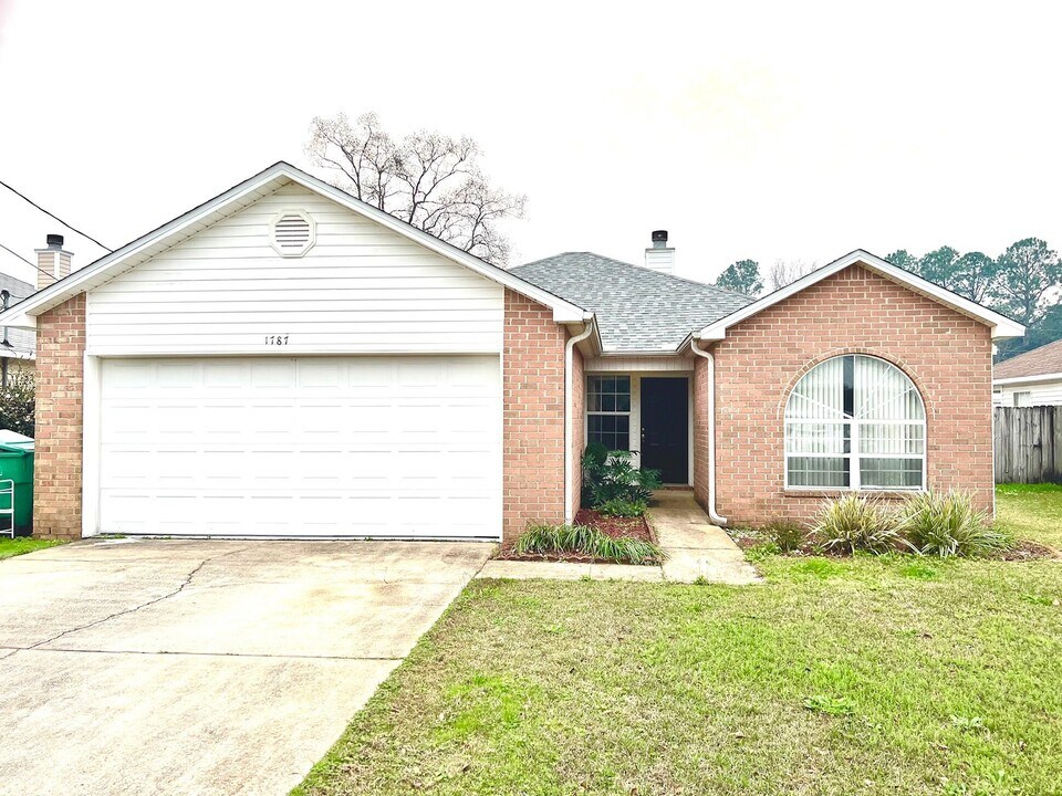 1787 Old Ranch Rd in Fort Walton Beach, FL - Building Photo