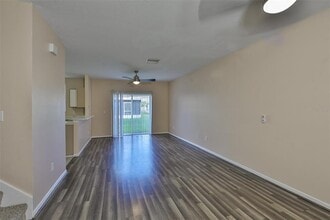 9805 Carlsdale Dr in Riverview, FL - Foto de edificio - Building Photo