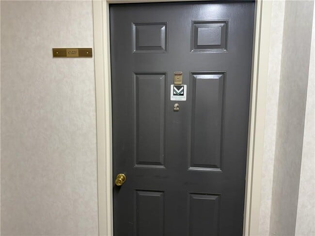 475 Mount Vernon Hwy NE in Sandy Springs, GA - Foto de edificio - Building Photo