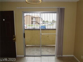 5456 Cabeza Dr in Las Vegas, NV - Building Photo - Building Photo