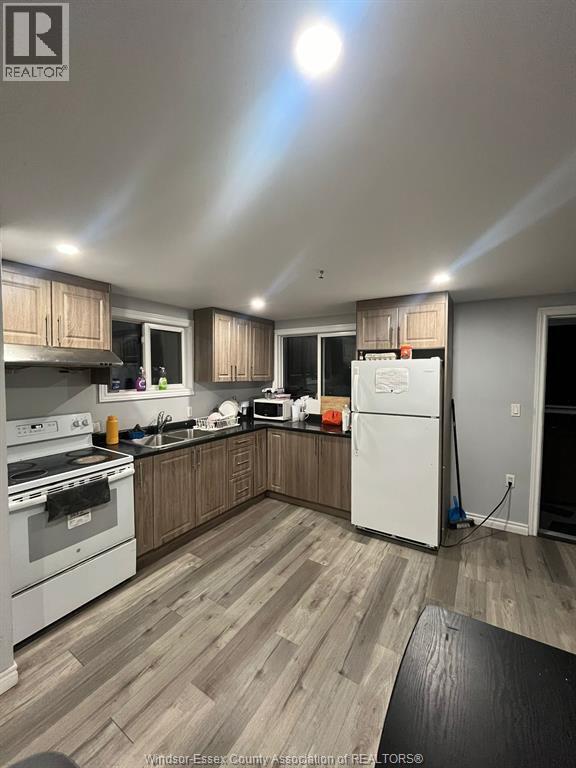 690 Campbell Ave in Windsor, ON - Building Photo - Building Photo