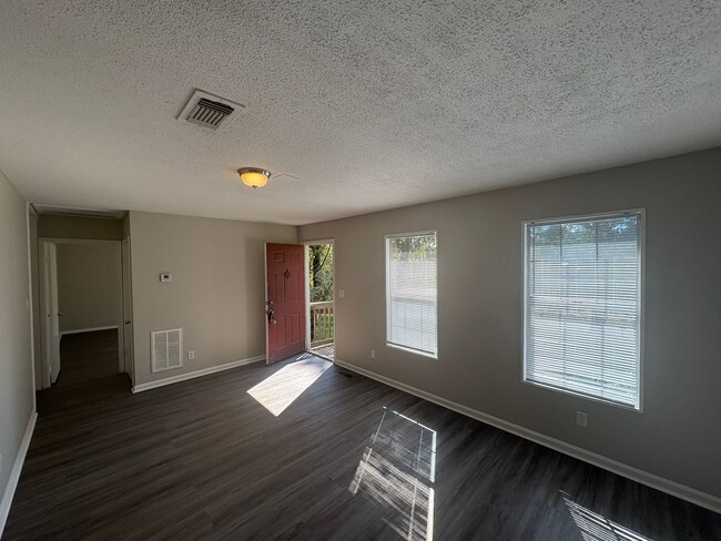 2011 Fulton Rd in Fultondale, AL - Building Photo - Building Photo